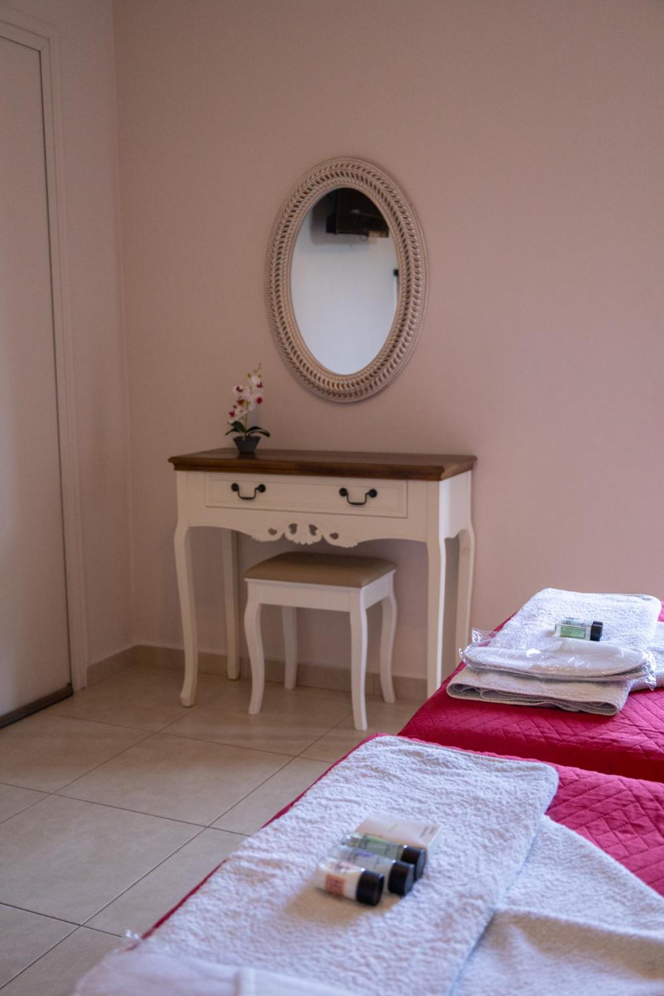 Knights' Castle Bed & Breakfast *